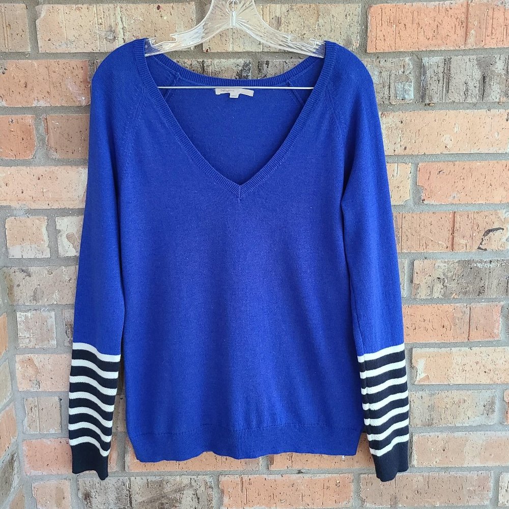 GAP Women's Knit Top Pullover V-neck Long Sleeves Flat Sequins Royal Blue Size M